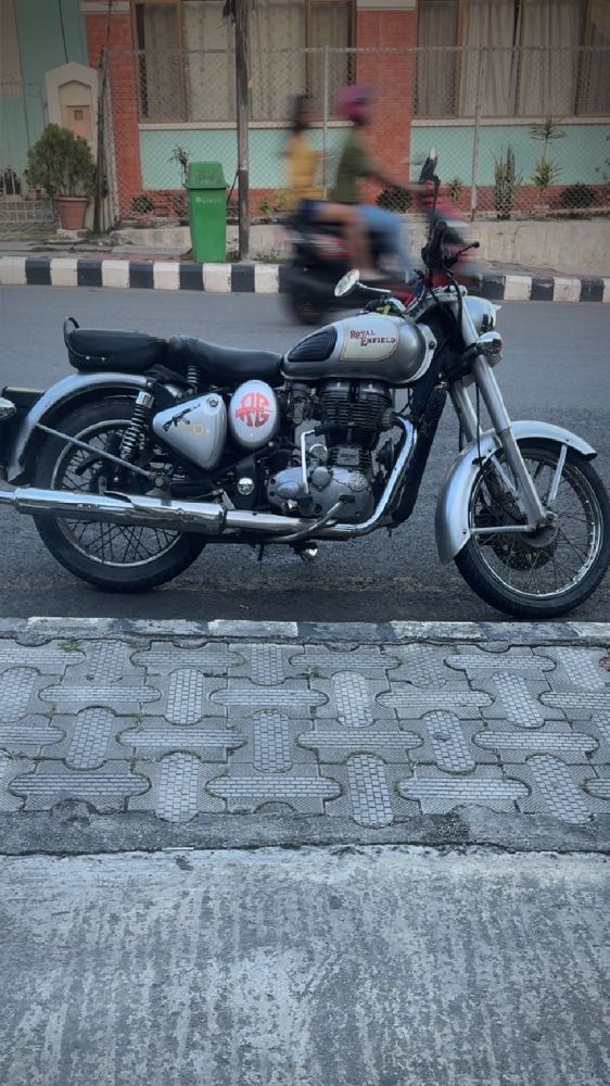 Used 2013 Royal Enfield Classic 350 bike for sale in Biratnagar - Image 1 of 3