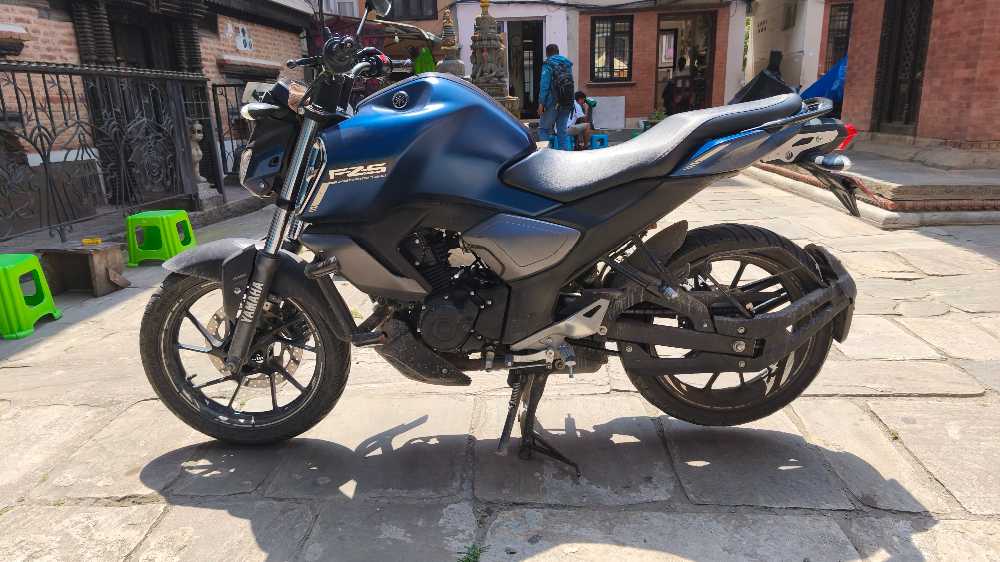 Used 2019 Yamaha FZS bike for sale in Kathmandu - Image 2 of 3
