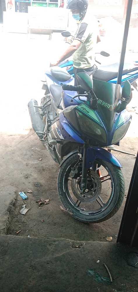 Used 2011 Yamaha R15 bike for sale in Lalitpur - Image 1 of 1