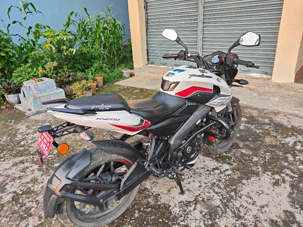 Used 2023 Bajaj NS 200 for sale in Bharatpur - Rs.280,000