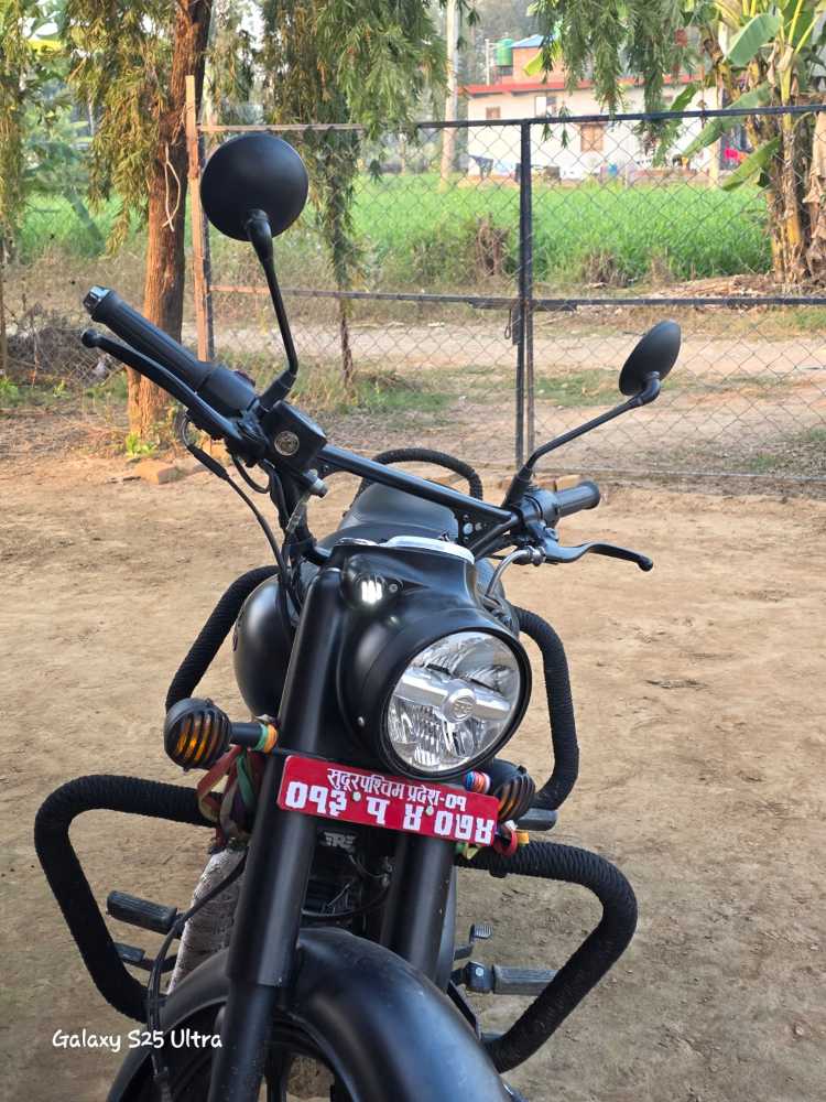 Used 2025 Royal Enfield Classic 350 bike for sale in Dhangadhi - Image 2 of 2