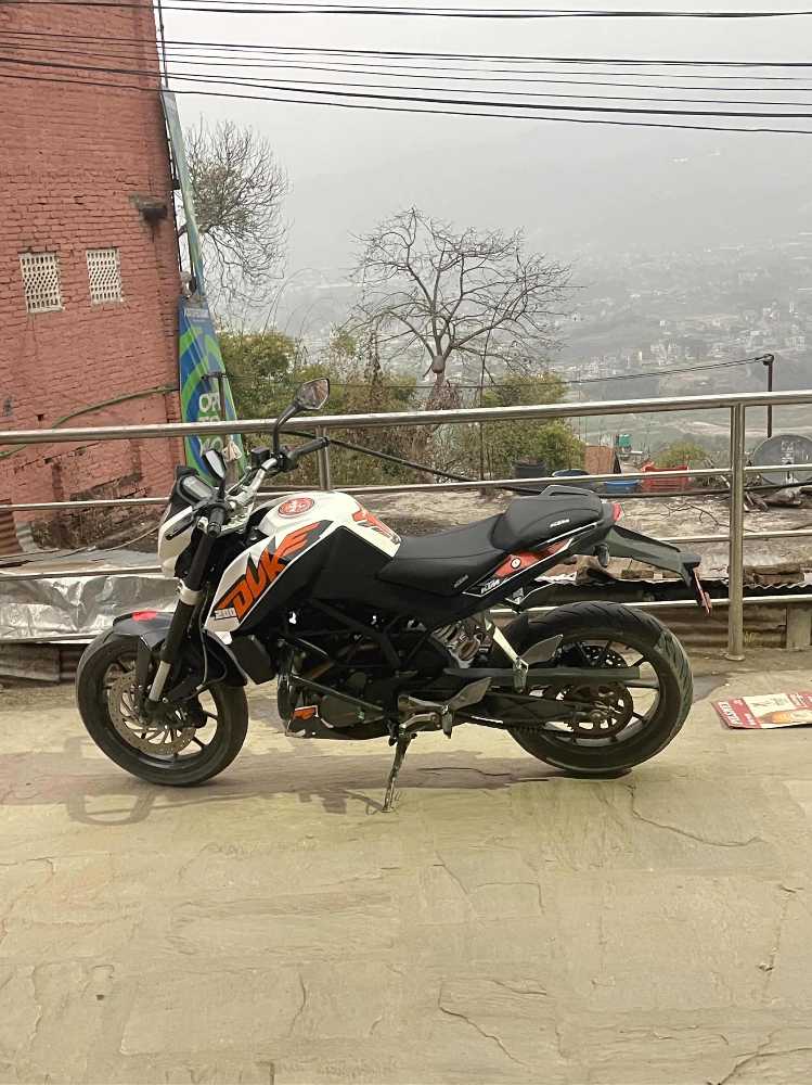 Used 2017 KTM Duke 200 bike for sale in Kathmandu - Image 4 of 4