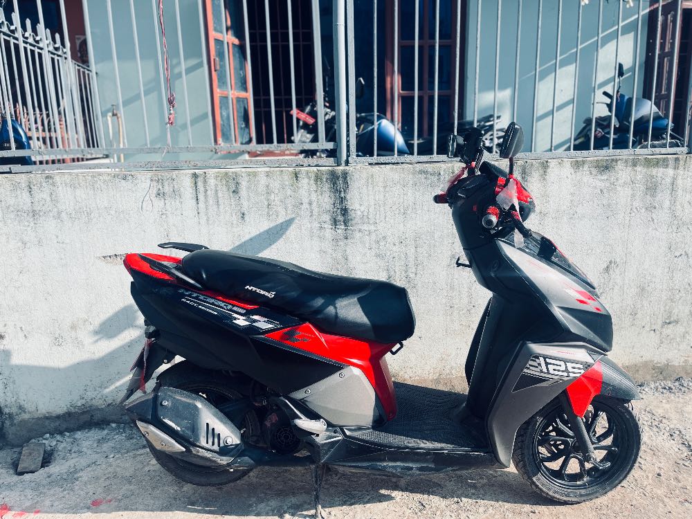 Used 2020 TVS NTORQ 125 bike for sale in Kathmandu - Image 3 of 3
