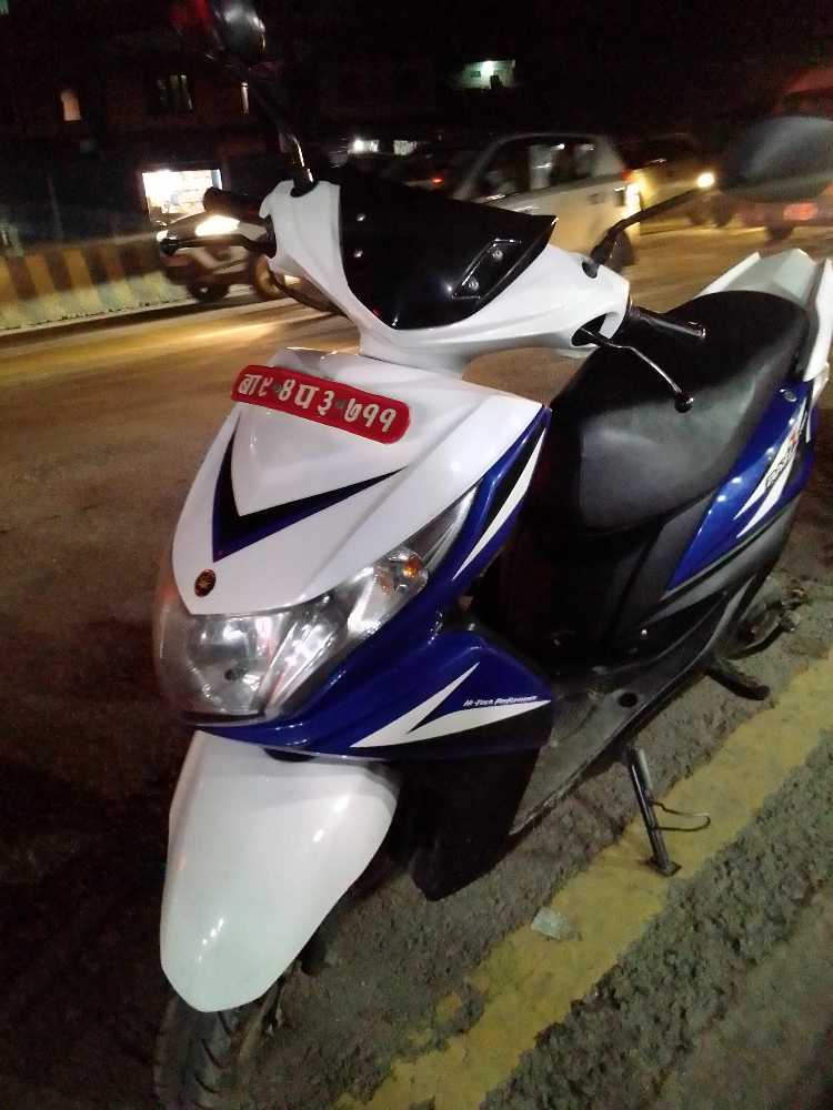 Second hand 2018 Yamaha RAY ZR bike for Sale High Quality Pre Owned Motorcycles at RamroGaadi title