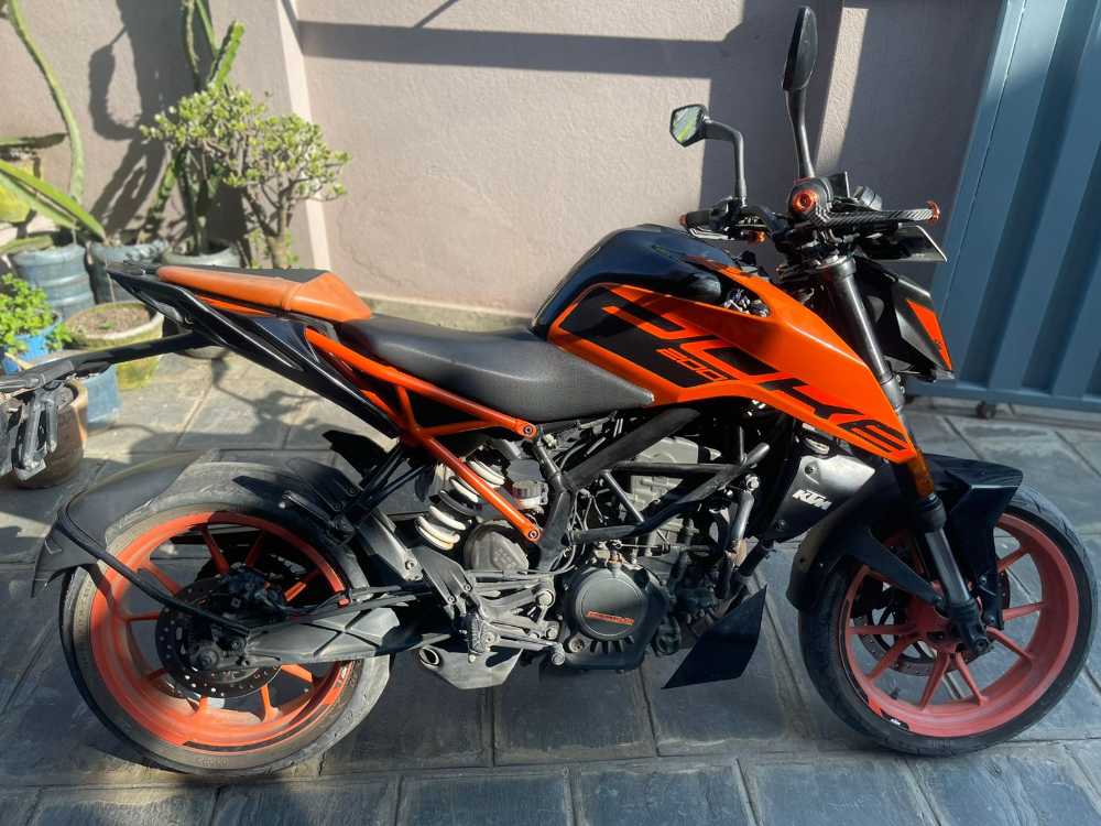 Used 2020 KTM Duke 200 bike for sale in Kathmandu - Image 2 of 3