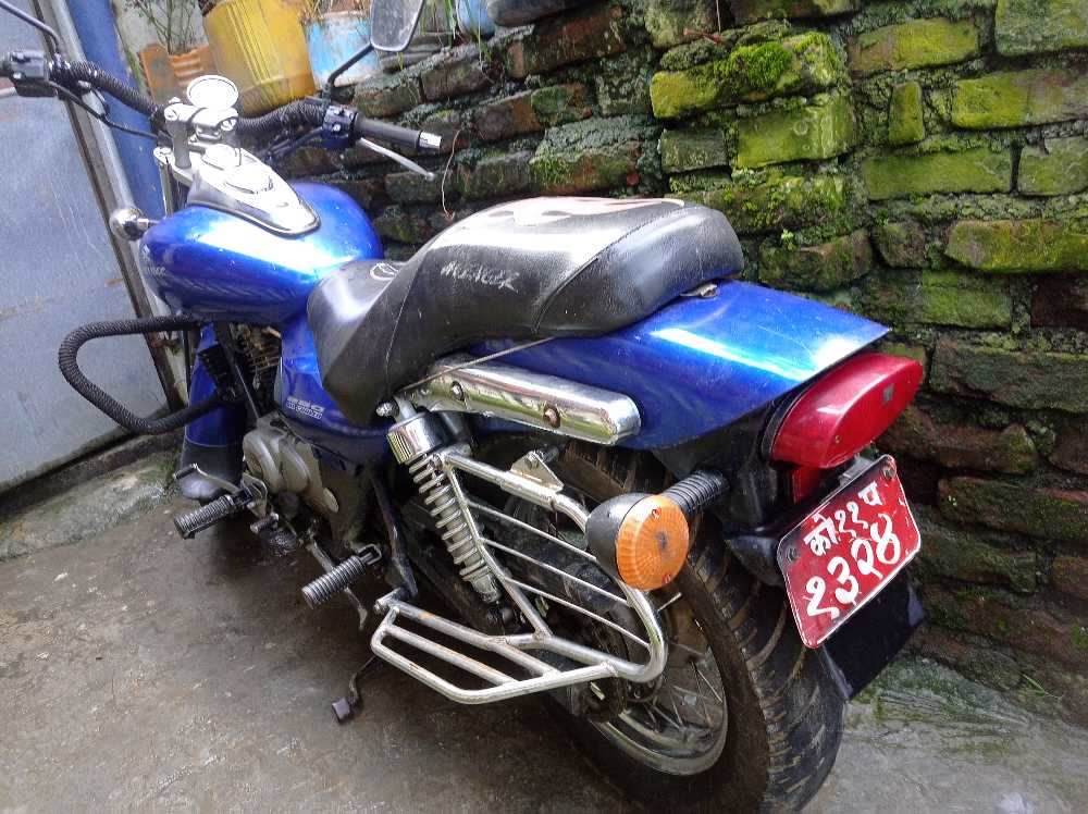 Used 2011 Bajaj Avenger 220 bike for sale in Biratnagar - Image 2 of 3