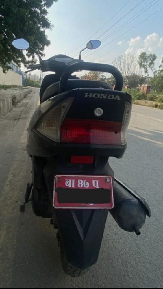 Used 2011 Honda Dio bike for sale in Kathmandu - Image 2 of 4