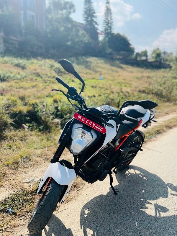 Used 2018 KTM Duke 250 bike for sale in Kathmandu - Image 2 of 3