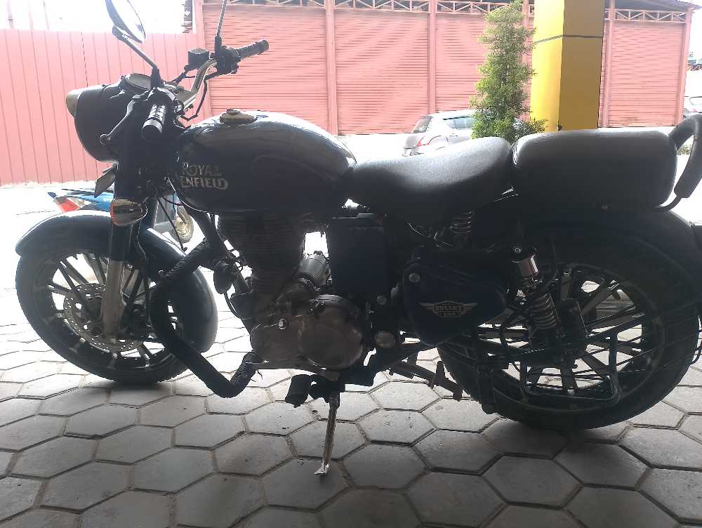Used 2017 Royal Enfield Classic 350 bike for sale in Kathmandu - Image 2 of 4