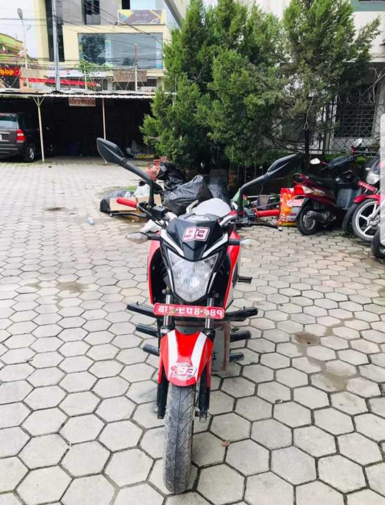 Used 2016 Honda CB Hornet bike for sale in Kathmandu - Image 2 of 3