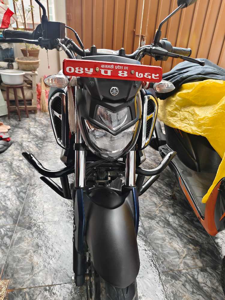 Used 2020 Yamaha FZS bike for sale in Kathmandu - Image 3 of 4