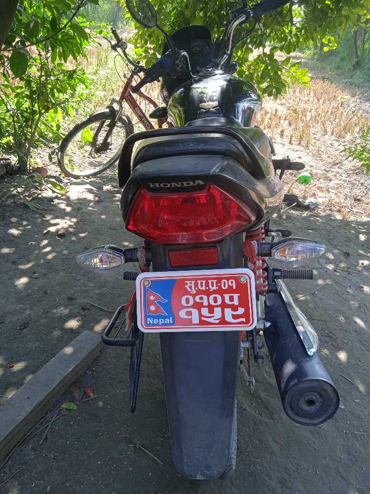 Used 2020 Honda Shine bike for sale in Kailali - Image 2 of 3