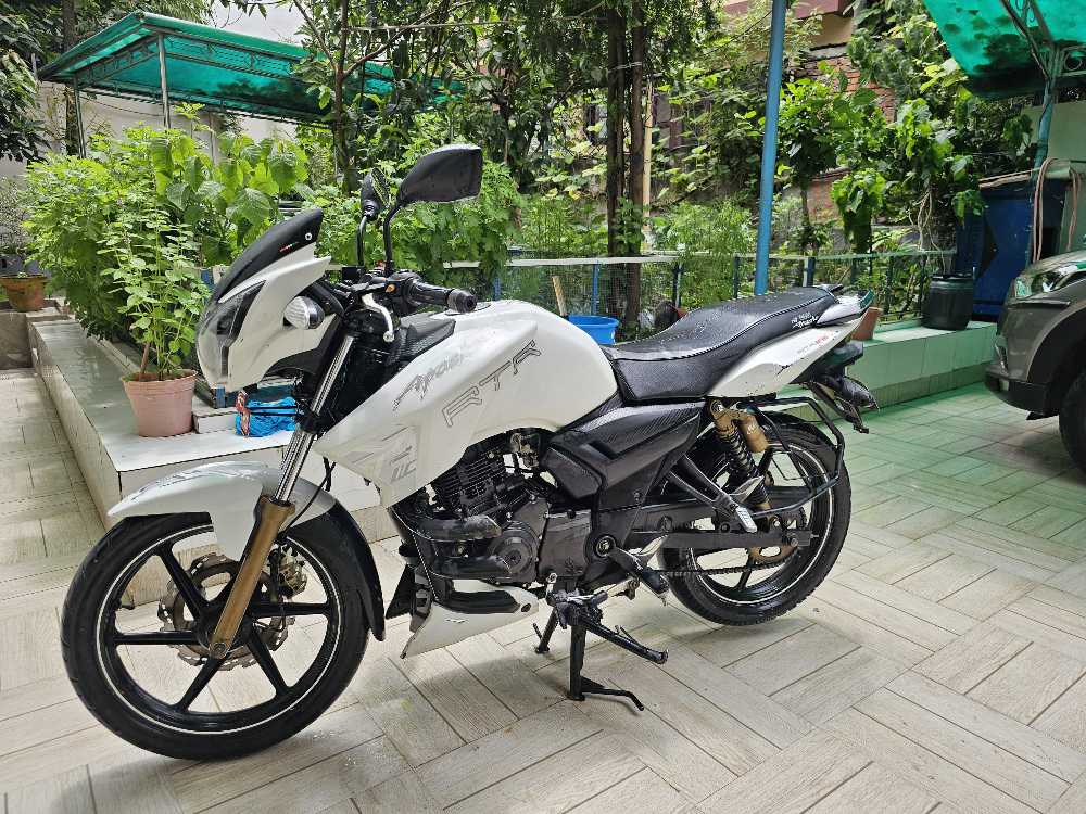 Used 2017 TVS Apache RTR 180 bike for sale in Kathmandu - Image 4 of 4