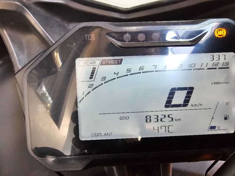 Used 2023 Yamaha R15 bike for sale in Kathmandu - Image 3 of 4
