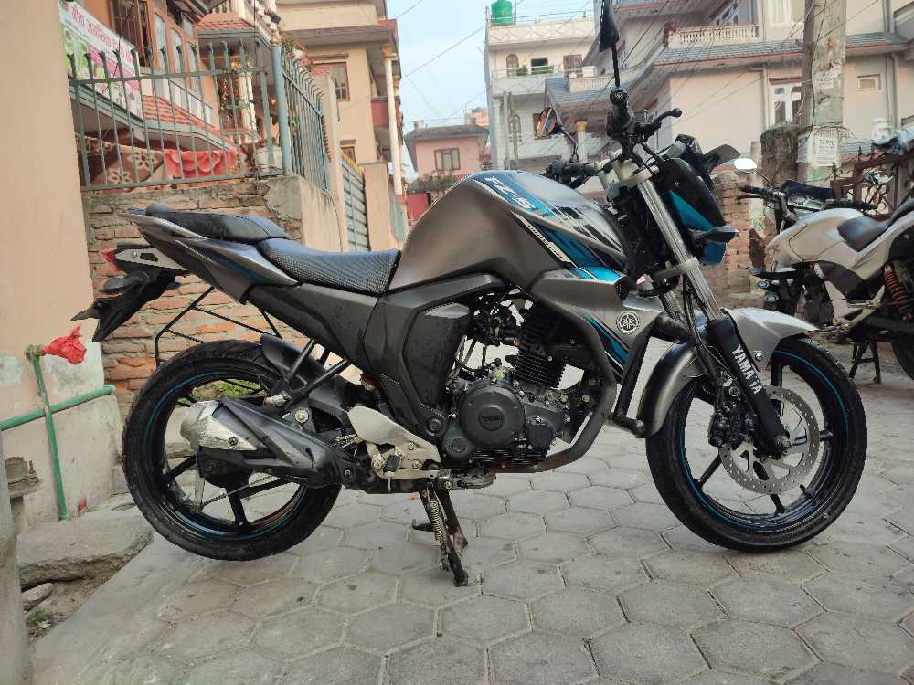 Fz v2 second hand price hot sale