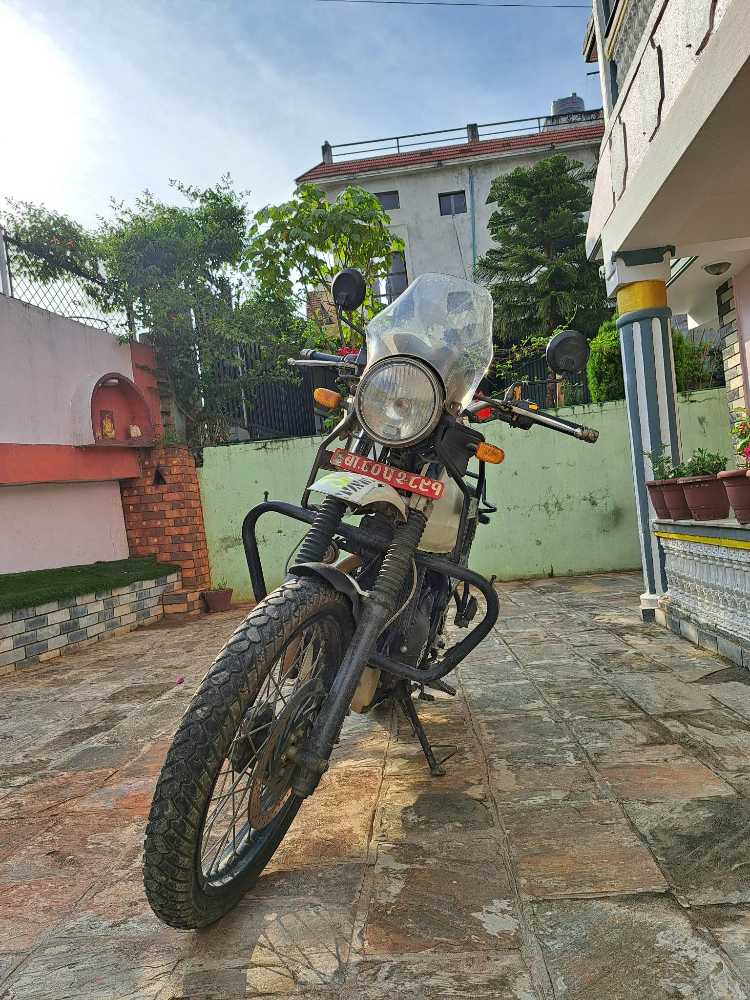 Used 2016 Royal Enfield Himalayan bike for sale in Kathmandu - Image 3 of 3