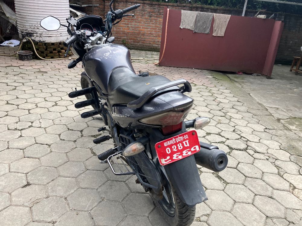 Used 2021 Honda Unicorn bike for sale in Kathmandu - Image 2 of 4
