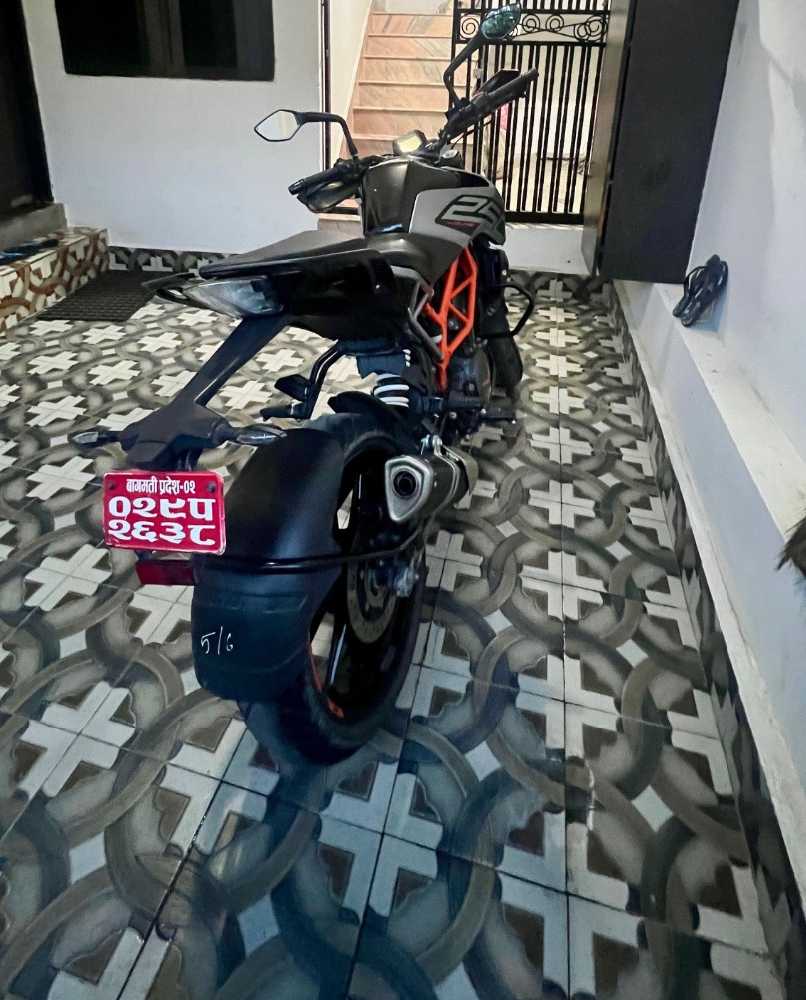 Used 2021 KTM Duke 250 bike for sale in Kathmandu - Image 3 of 3
