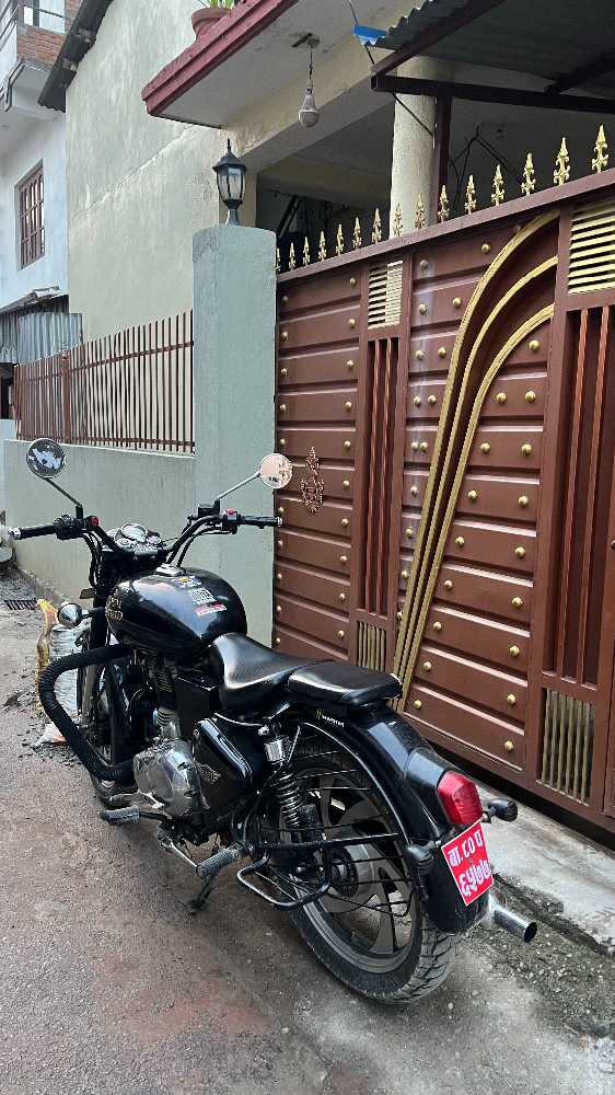 Used 2016 Royal Enfield Classic 350 bike for sale in Kathmandu - Image 2 of 2