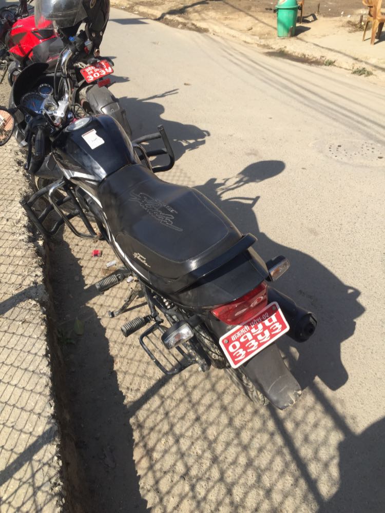 Used 2020 Hero Splendor bike for sale in Kathmandu - Image 2 of 2