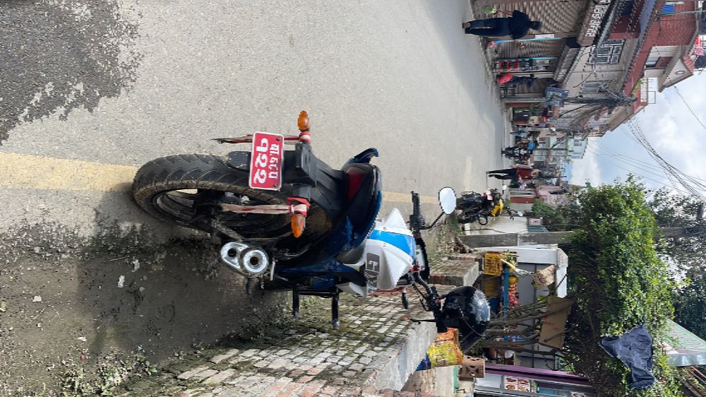 Used 2015 Suzuki Gixxer 150 bike for sale in Kathmandu - Image 2 of 4