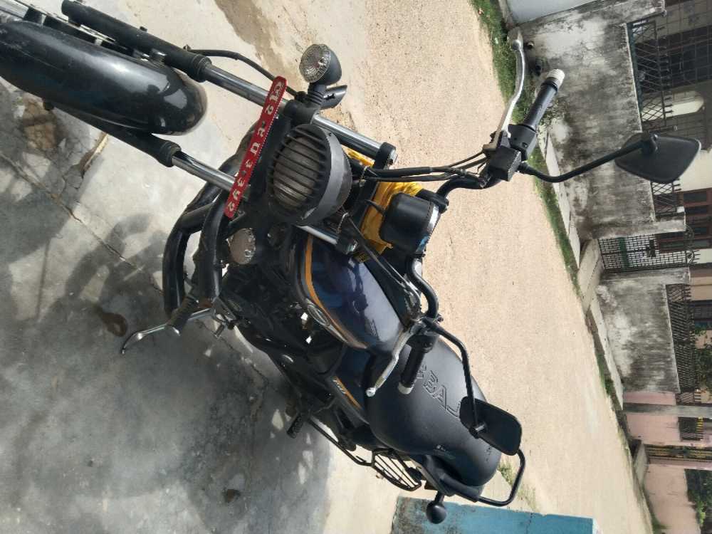 Used 2017 Bajaj Avenger 150 bike for sale in Parasi - Image 1 of 3