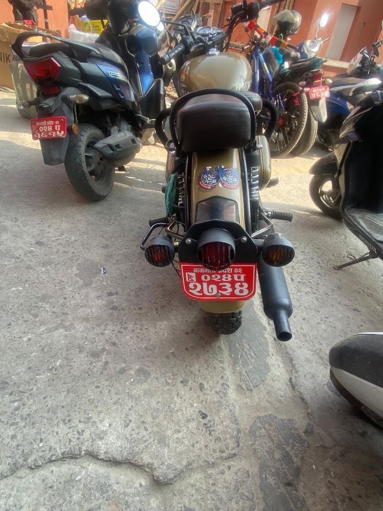 Used 2021 Royal Enfield Classic 350 bike for sale in Kathmandu - Image 4 of 4