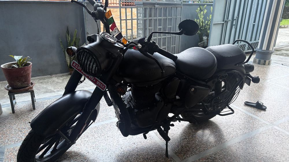 Used 2025 Royal Enfield Classic 350 bike for sale in Pokhara - Image 4 of 4