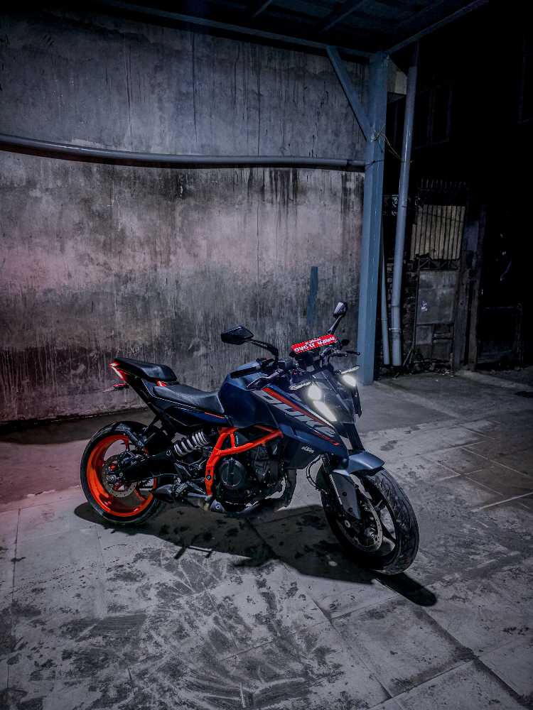 Used 2024 KTM Duke 390 bike for sale in Kathmandu - Image 4 of 4
