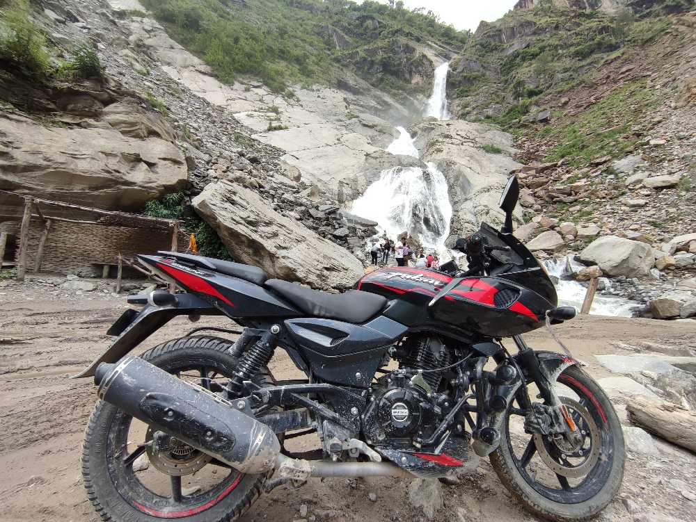 Used 2022 Bajaj Plusar 220 bike for sale in Pokhara - Image 2 of 2