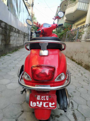 Used 2018 Vespa LX 125 bike for sale in Kathmandu - Image 2 of 4