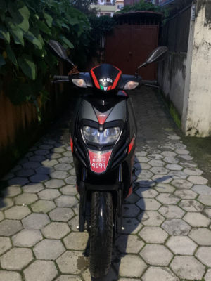 Used 2021 Aprilia SR 150 bike for sale in Kathmandu - Image 4 of 5