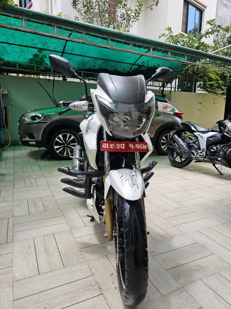Used 2017 TVS Apache RTR 180 bike for sale in Kathmandu - Image 3 of 4