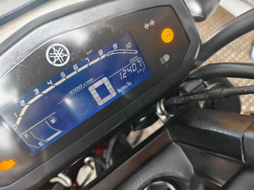 Used 2020 Yamaha FZS bike for sale in Kathmandu - Image 4 of 4