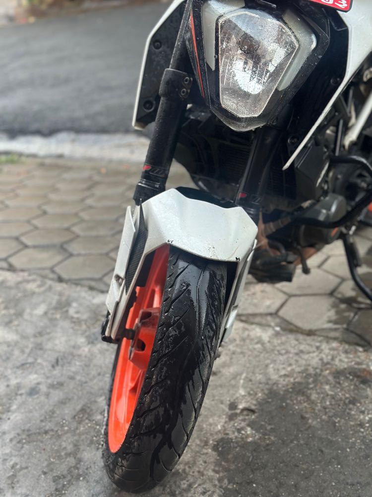Used 2020 KTM Duke 200 bike for sale in Kathmandu - Image 2 of 6