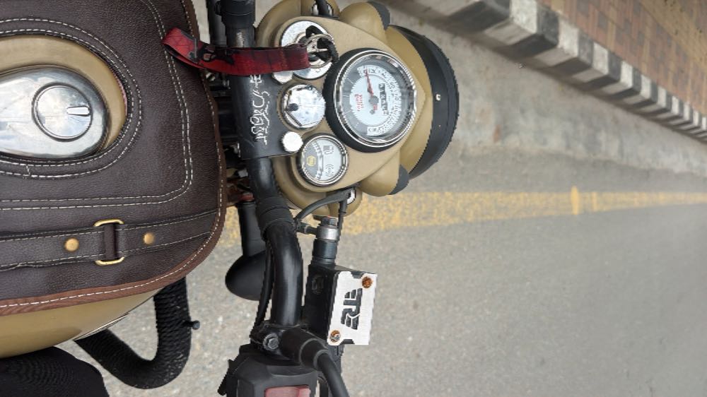 Used 2021 Royal Enfield Classic 350 bike for sale in Kathmandu - Image 3 of 4