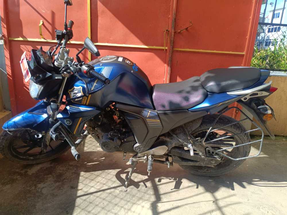 Used 2019 Yamaha FZS bike for sale in Kathmandu - Image 2 of 3