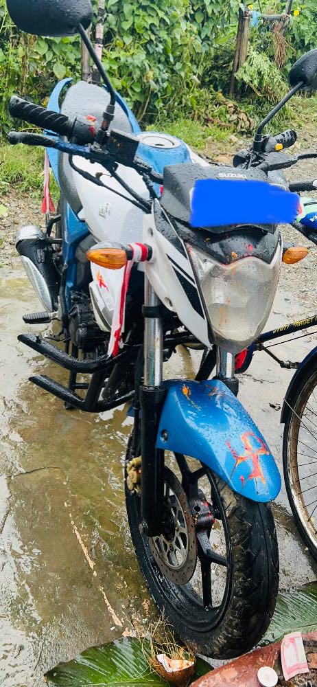 Used 2015 Suzuki Gixxer 150 bike for sale in Kathmandu - Image 1 of 4