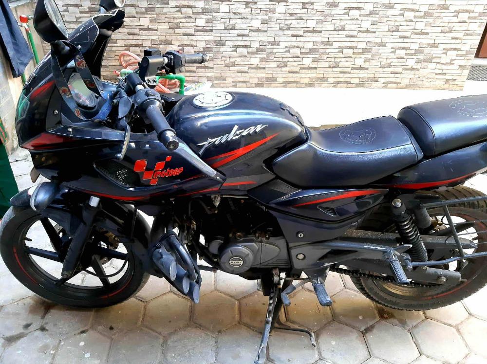 Used 2017 Bajaj Plusar 150 bike for sale in Kathmandu - Image 2 of 3