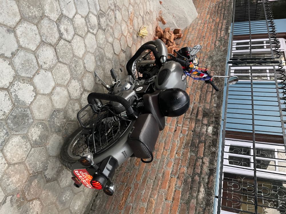 Used 2019 Royal Enfield Classic 350 bike for sale in Kathmandu - Image 4 of 4