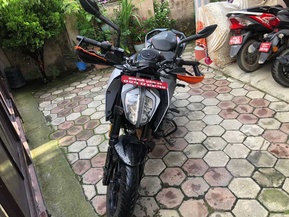 Used 2021 KTM Duke 250 bike for sale in Kathmandu - Image 2 of 3