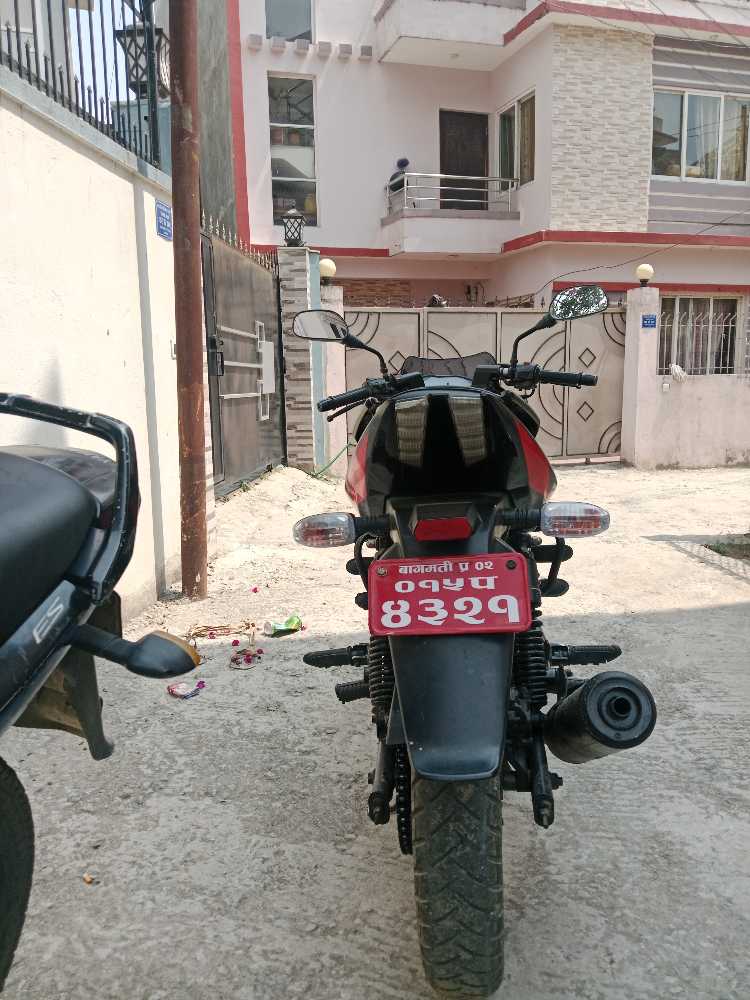 Used 2020 Bajaj Plusar 150 bike for sale in Kathmandu - Image 6 of 10