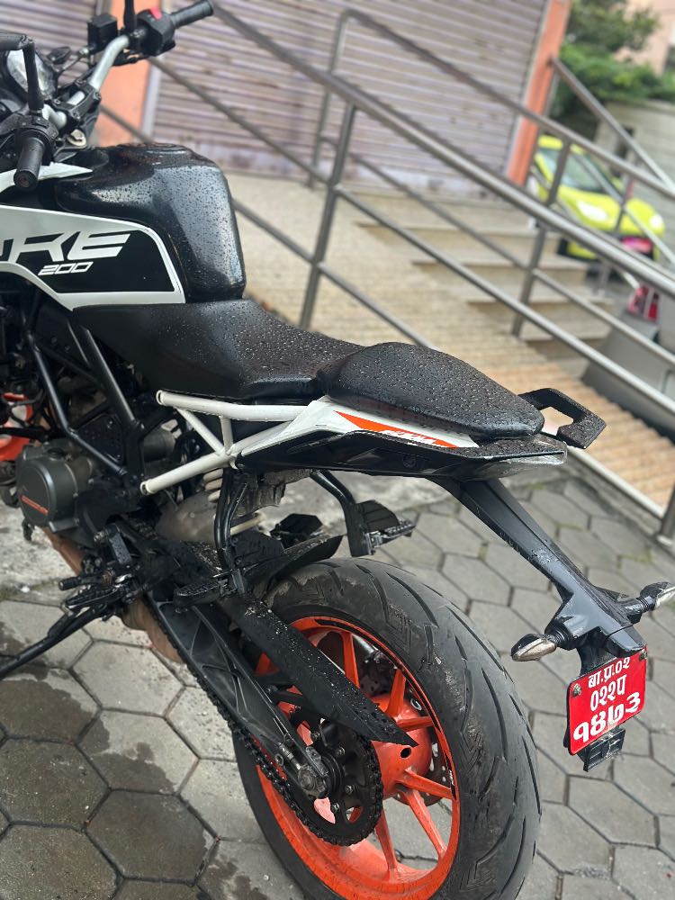 Used 2020 KTM Duke 200 bike for sale in Kathmandu - Image 3 of 6
