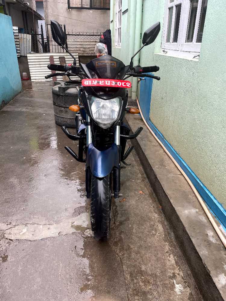 Used 2013 Yamaha FZ bike for sale in Kathmandu - Image 2 of 4