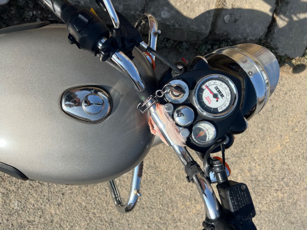 Used 2021 Royal Enfield Classic 350 bike for sale in Kathmandu - Image 2 of 4