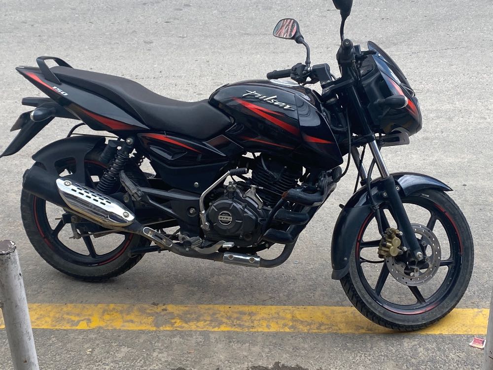 Used 2017 Bajaj Plusar 150 bike for sale in Kathmandu - Image 1 of 4