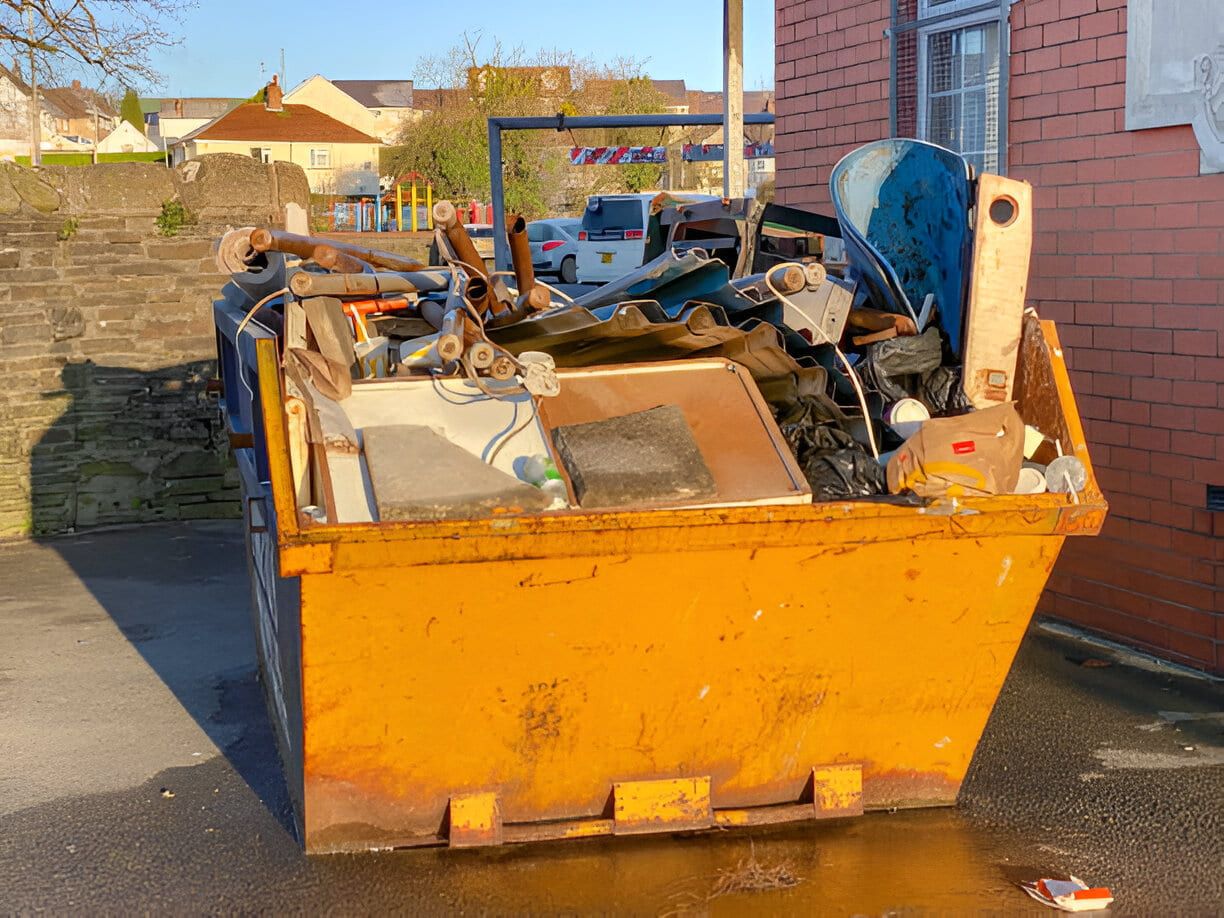https://ik.imagekit.io/xsteifcv/GreenPath%20Dumpsters/About-Dumpster-Rental.jpg in North Hollywood, California