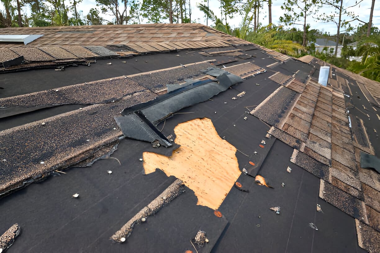 https://ik.imagekit.io/xsteifcv/StormGuard%20Restoration/Storm-Damage-roof-repair.jpg?updatedAt=1727738337495 in Vernal, Utah