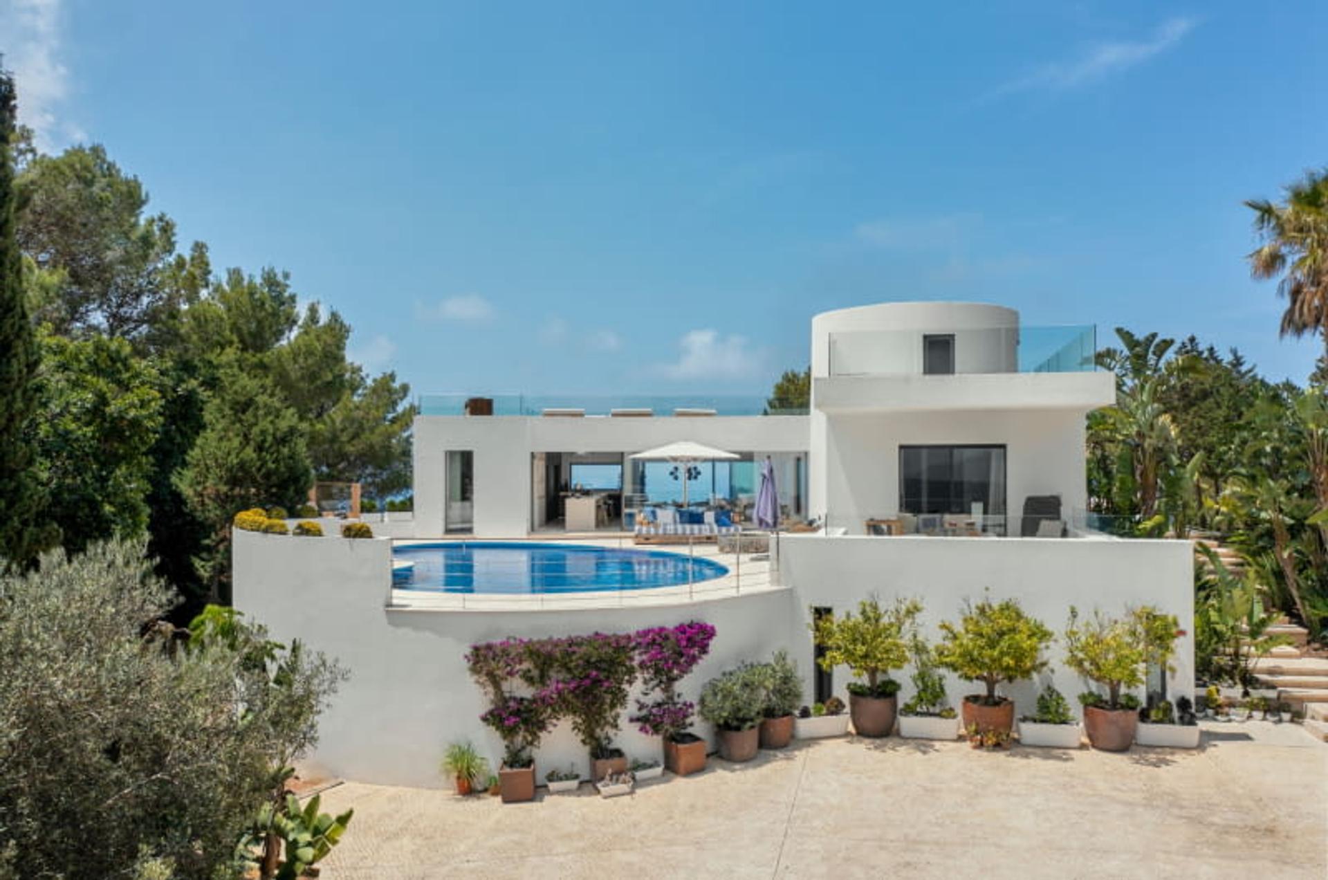 Villa Bright Blue