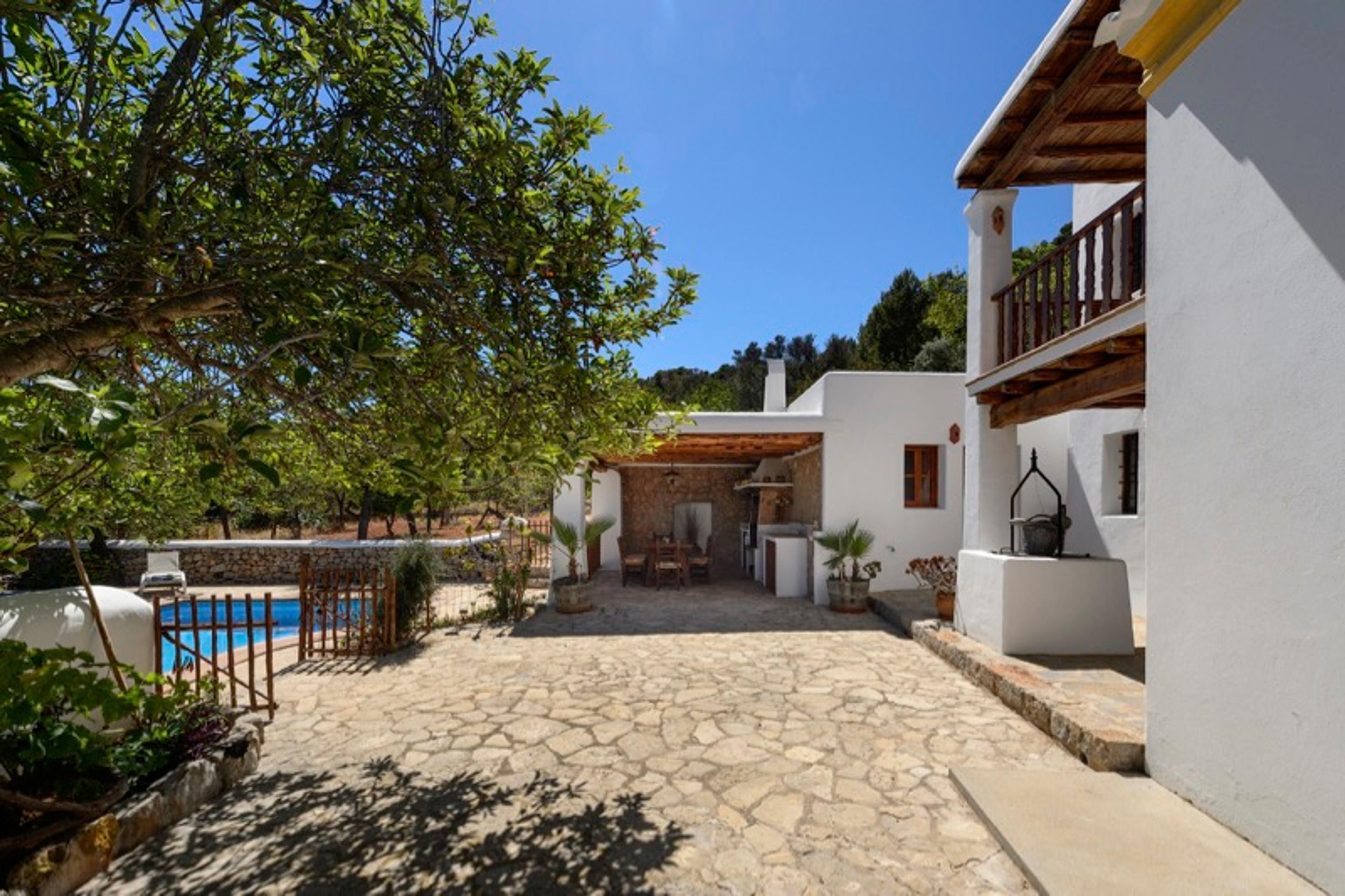 House image 2